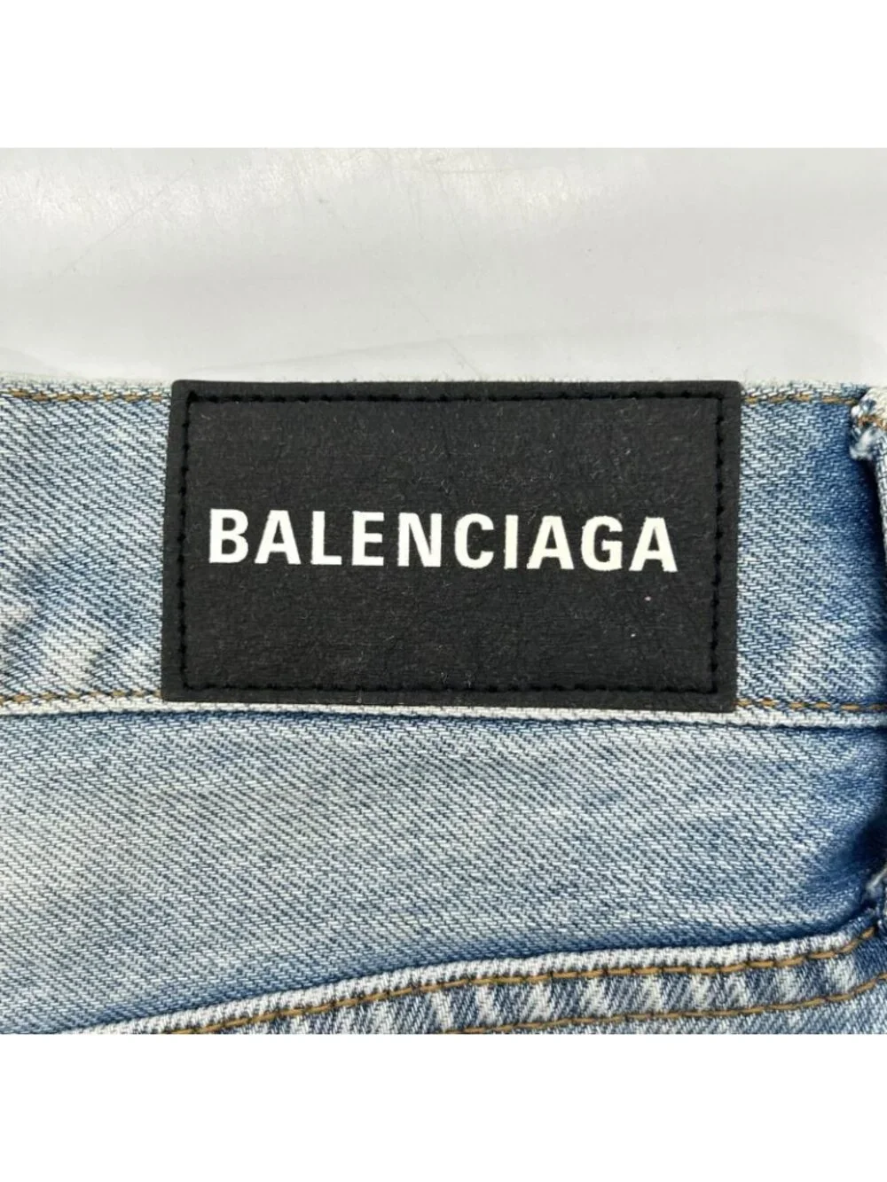 Balenciaga type 18
